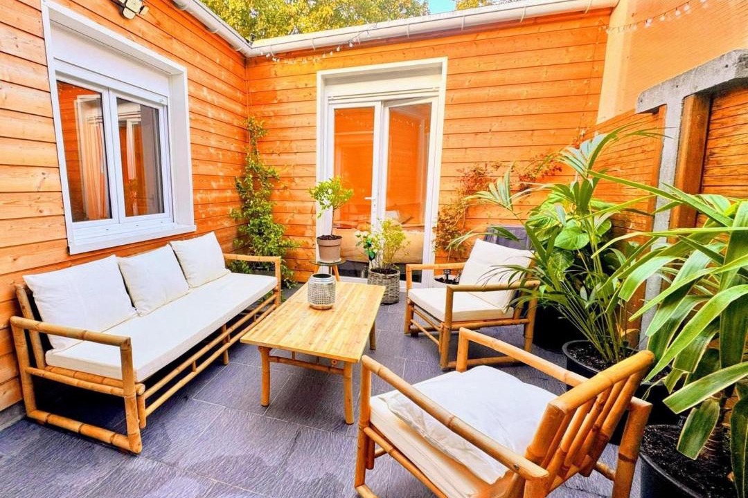 Photo of Patio Balcony in Fives