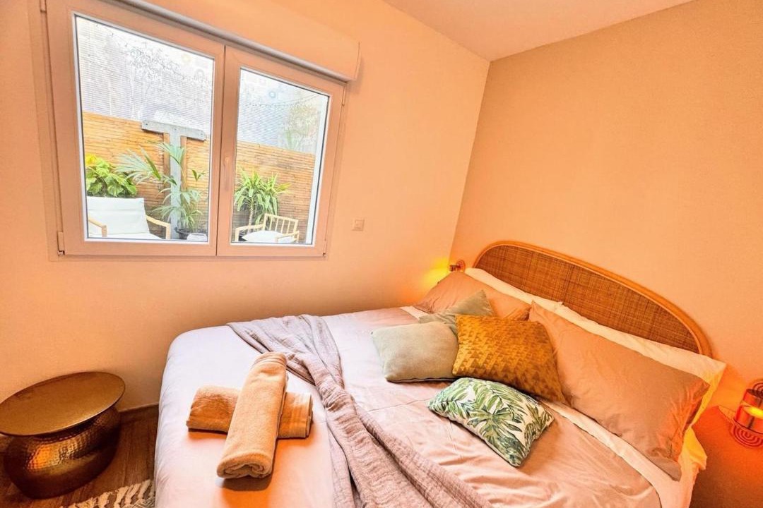 Photo of Bedroom in Fives