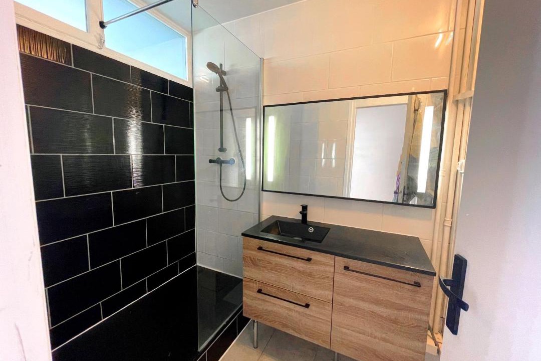 Photo of Bathroom in Bezons