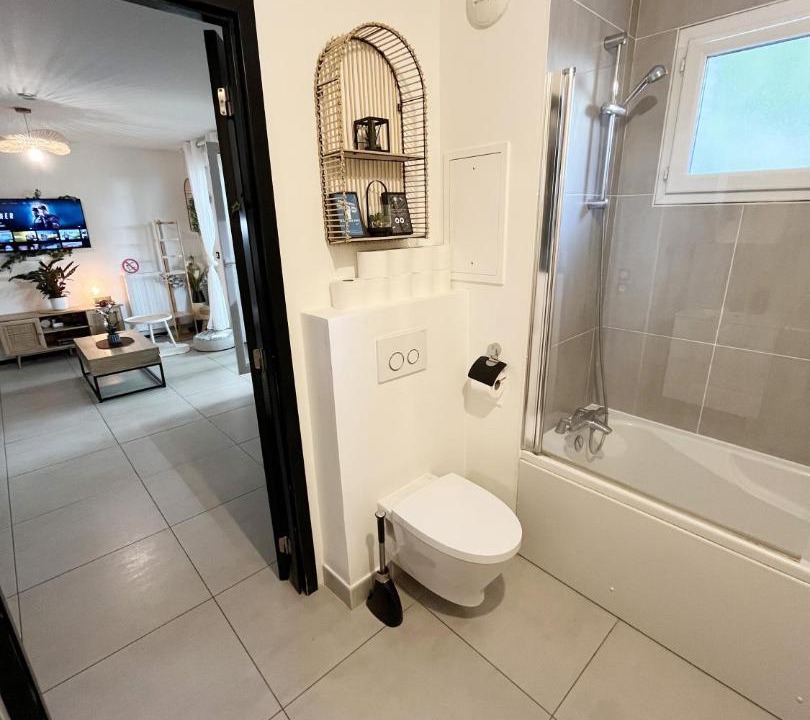 Photo of Bathroom in Romainville