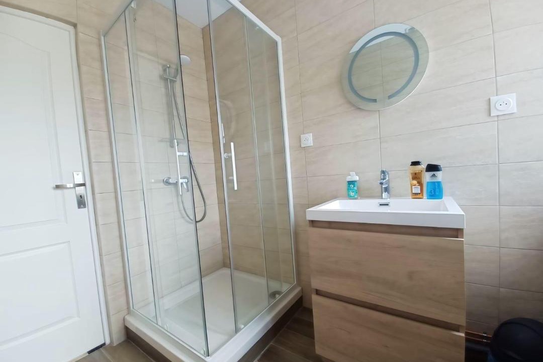 Photo of Bathroom in Carvin