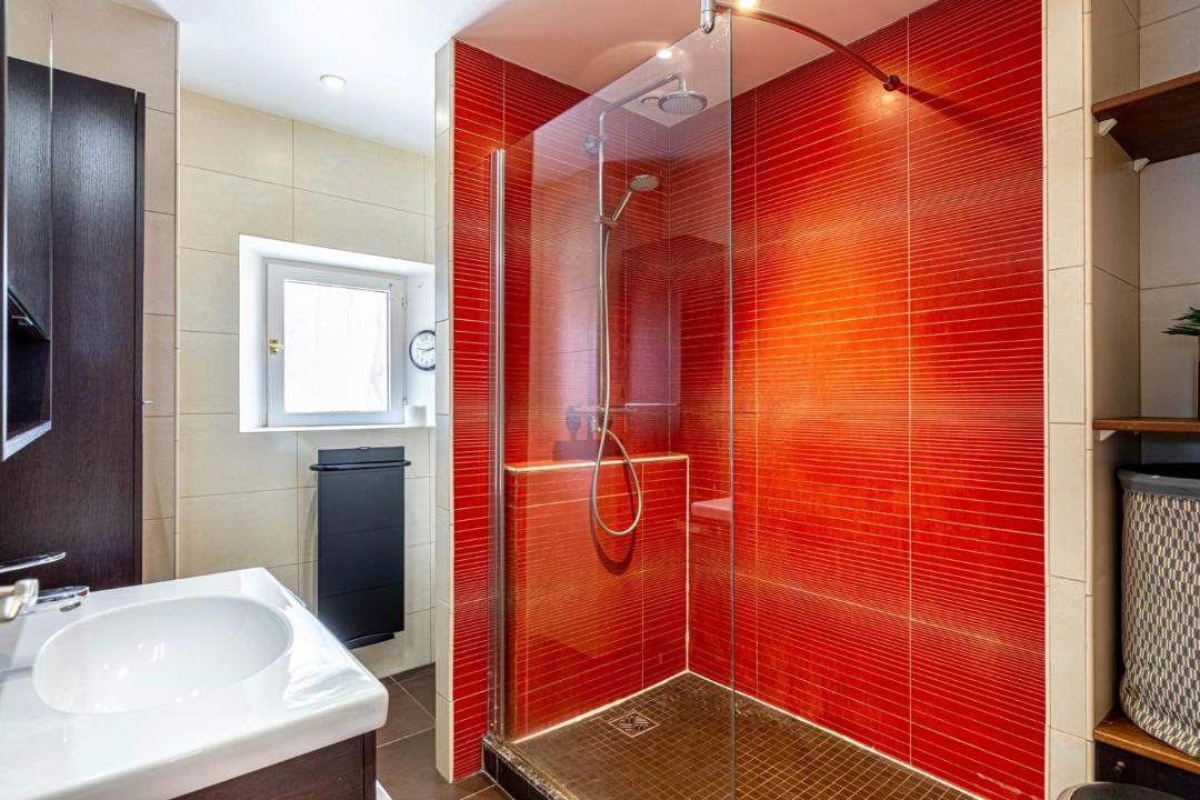 Photo of Bathroom in Centre