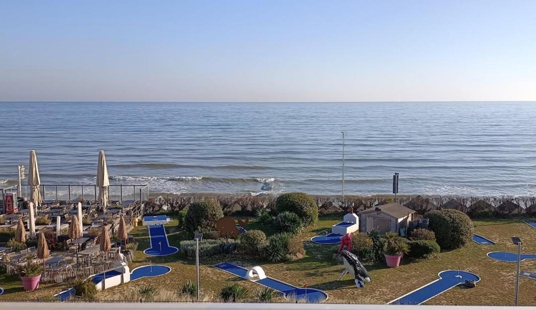 Photo of Others in Luc-sur-Mer