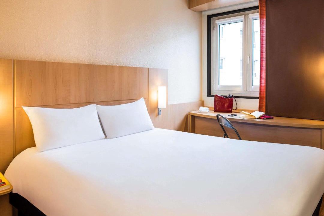 Photo of Bedroom in Suresnes