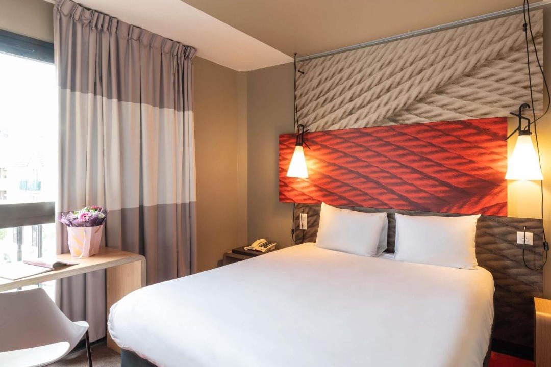 Photo of Bedroom in Saint-Gratien