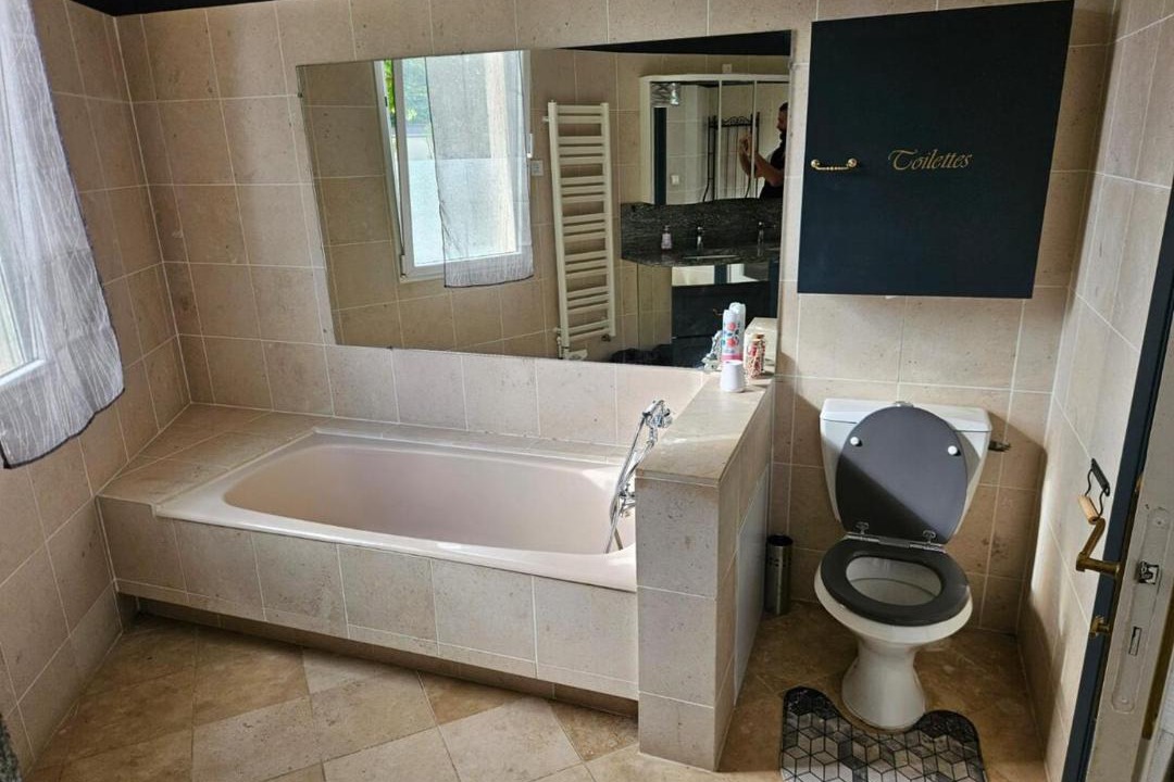 Photo of Bathroom in Venoy