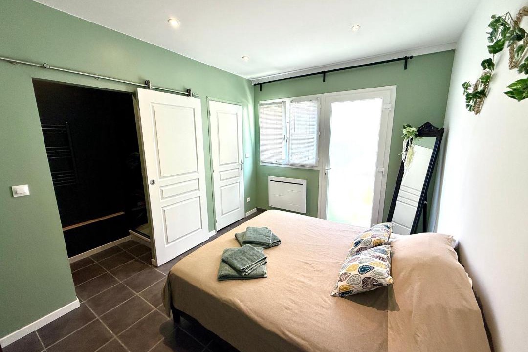 Photo of Bedroom in Sahurs
