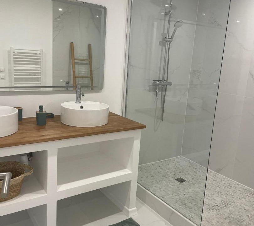Photo of Bathroom in Juziers