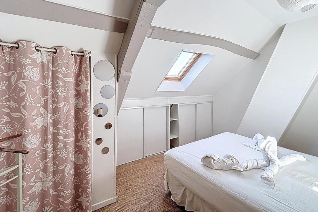 Photo of Bedroom in Margny-les-Compiegne