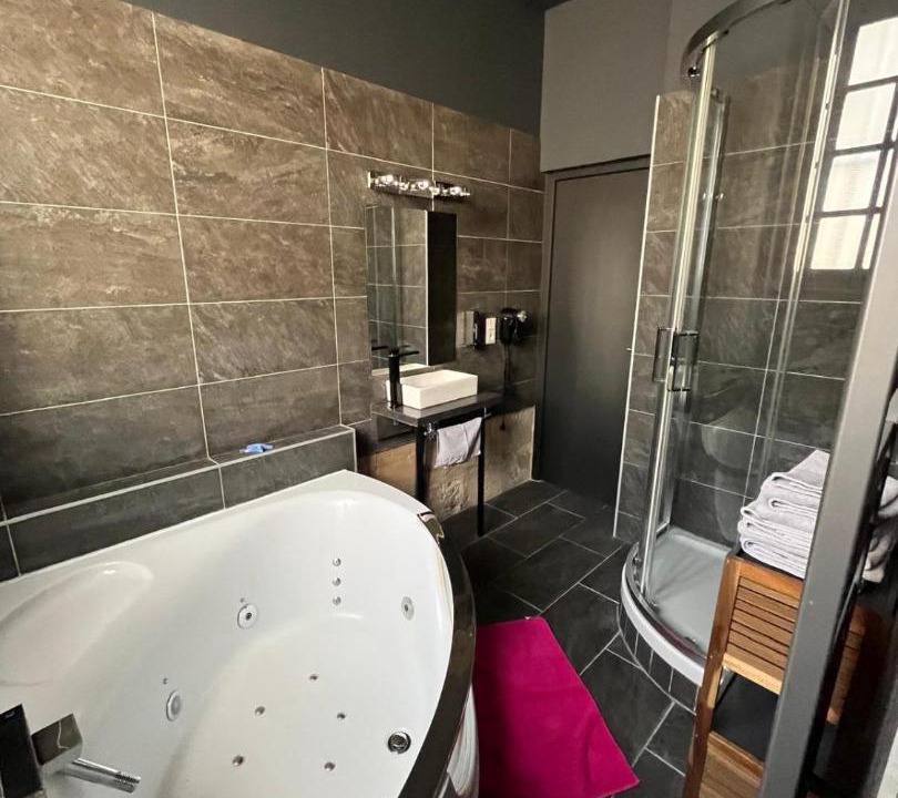 Photo of Bathroom in Rouen City Centre