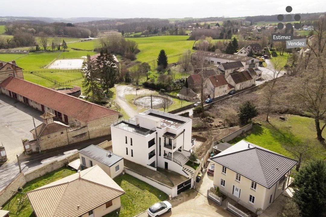 Photo of Buildings in Dhuisy