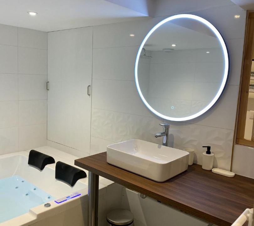 Photo of Bathroom in Rouen City Centre
