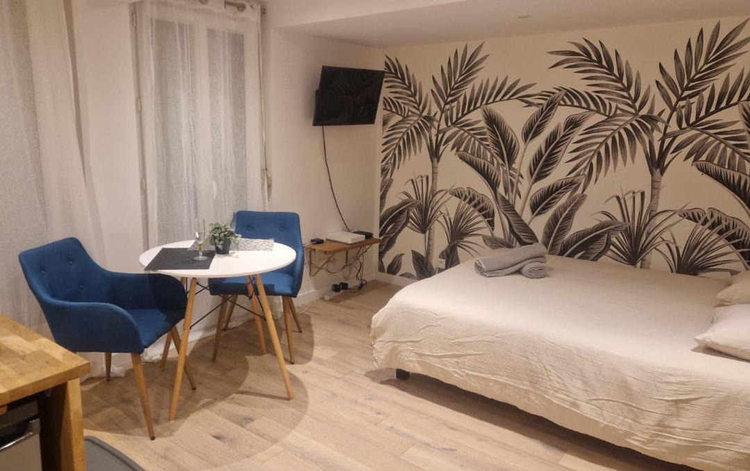 Photo of Bedroom in Rouen City Centre