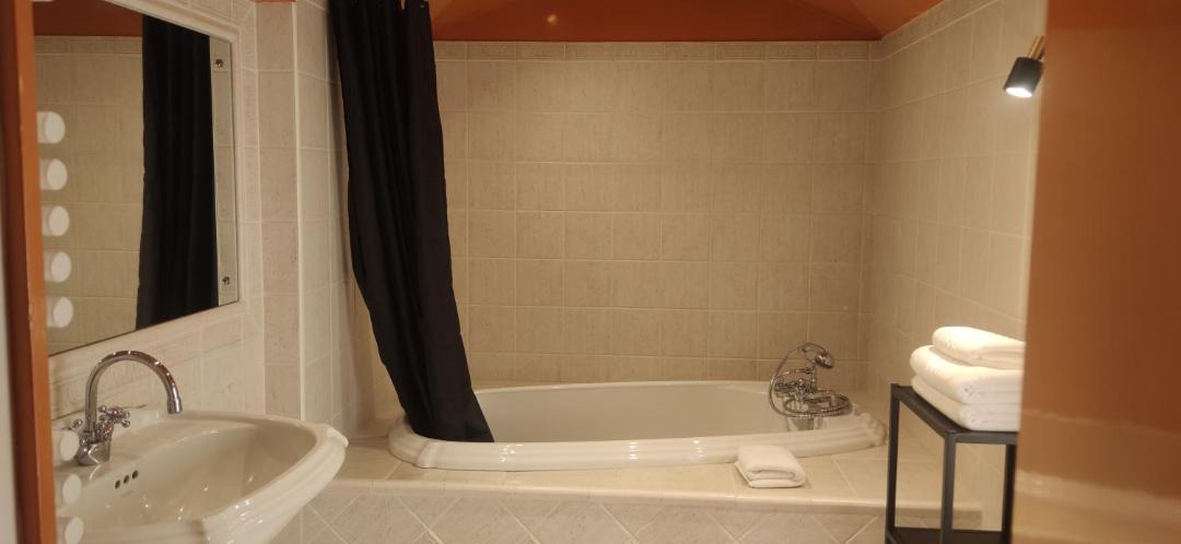 Photo of Bathroom in Briare