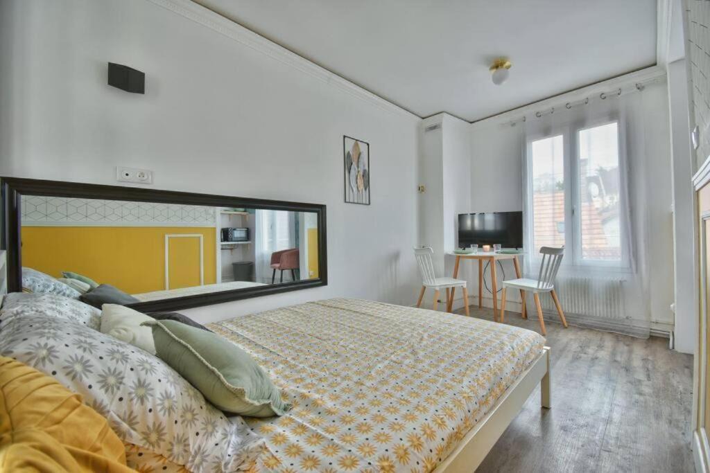 Photo of Bedroom in Maintenon