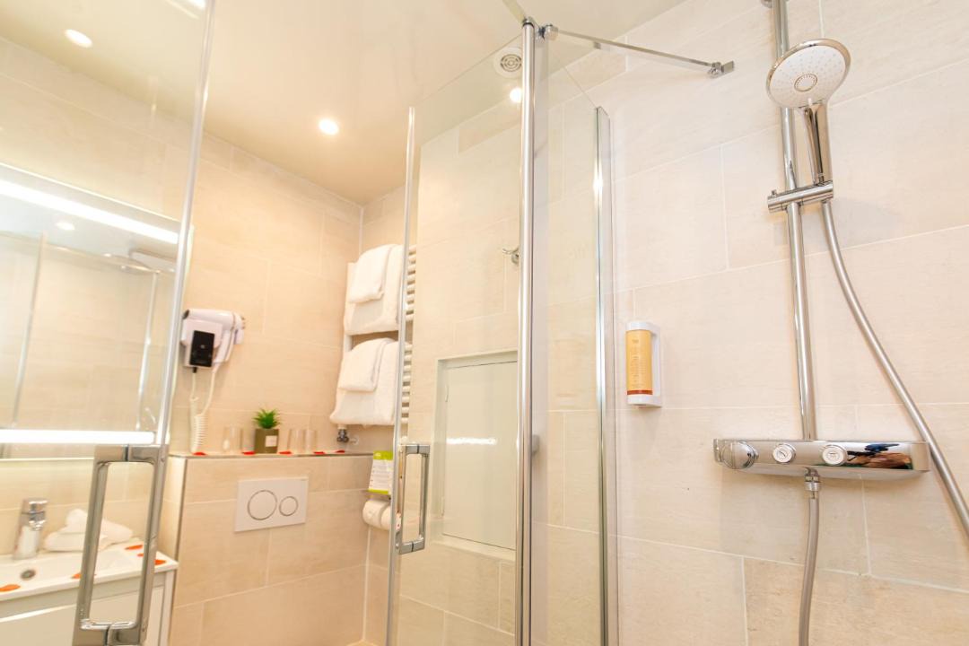 Photo of Bathroom in Montparnasse