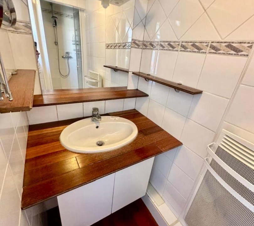 Photo of Bathroom in Saint-Honore - Jeanne d'Arc