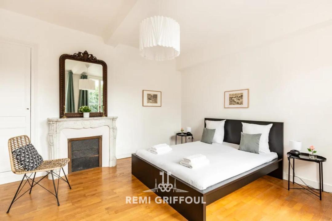 Photo of Bedroom in Enclos