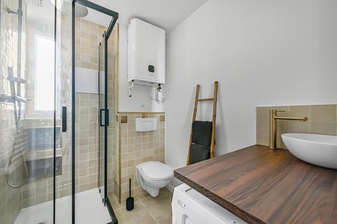 Photo of Bathroom in Centre
