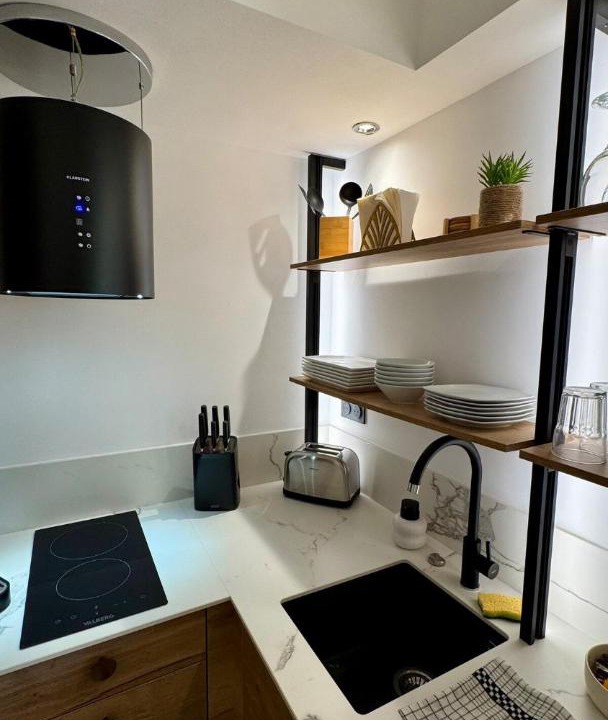 Photo of Kitchen in Saint-Honore - Jeanne d'Arc