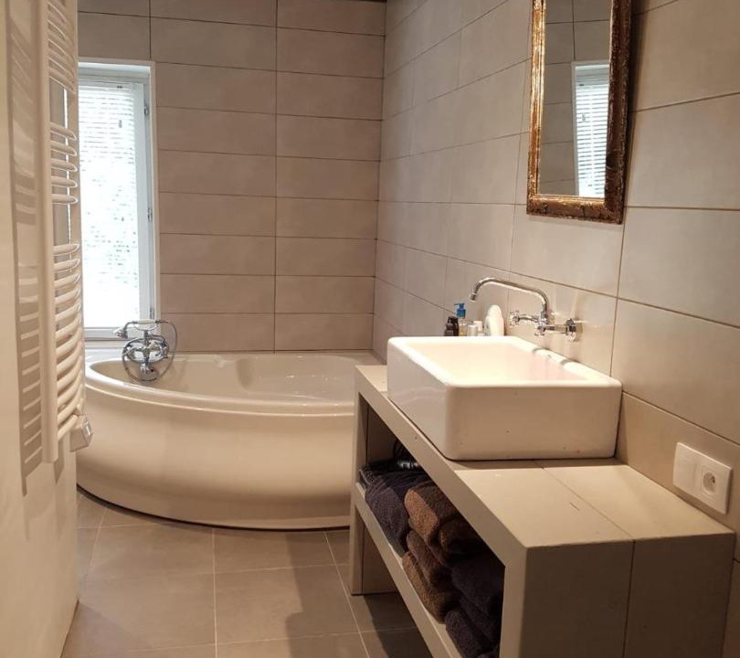 Photo of Bathroom in Ecrainville