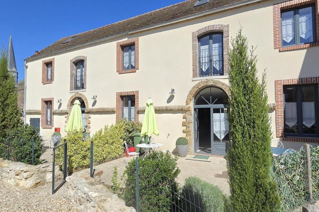 Photo of Others in Mareil-le-Guyon