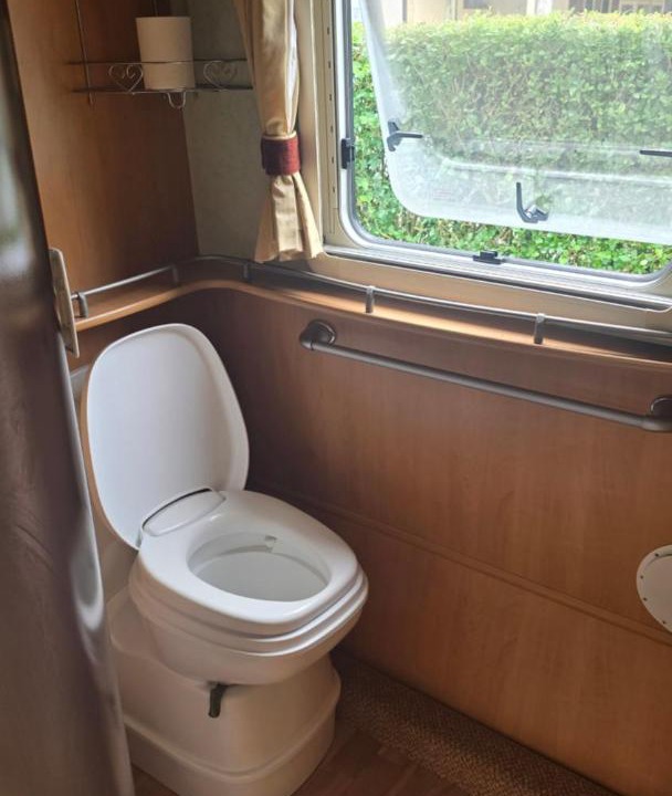 Photo of Bathroom in Combles