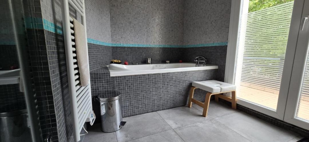 Photo of Bathroom in Plateau - Mont-Valerien