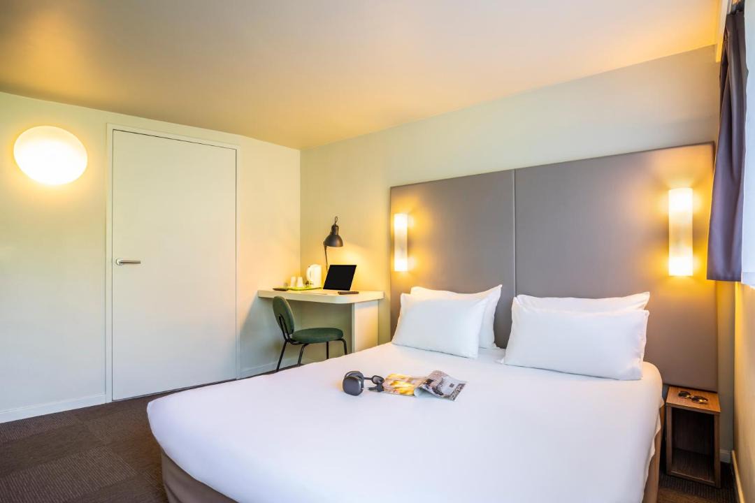 Photo of Bedroom in Saint-Germain-les-Corbeil