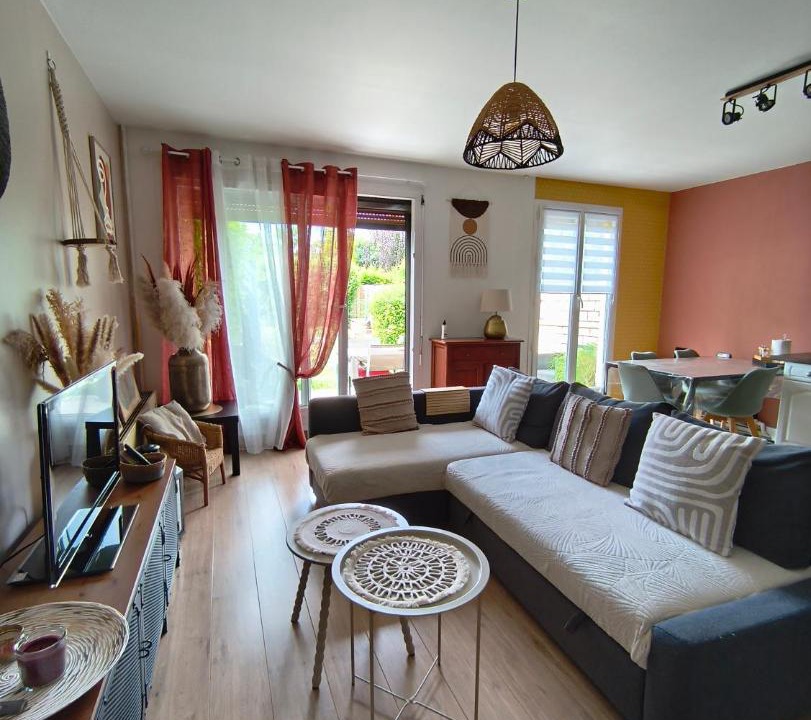 Photo of Livingroom in Tinqueux