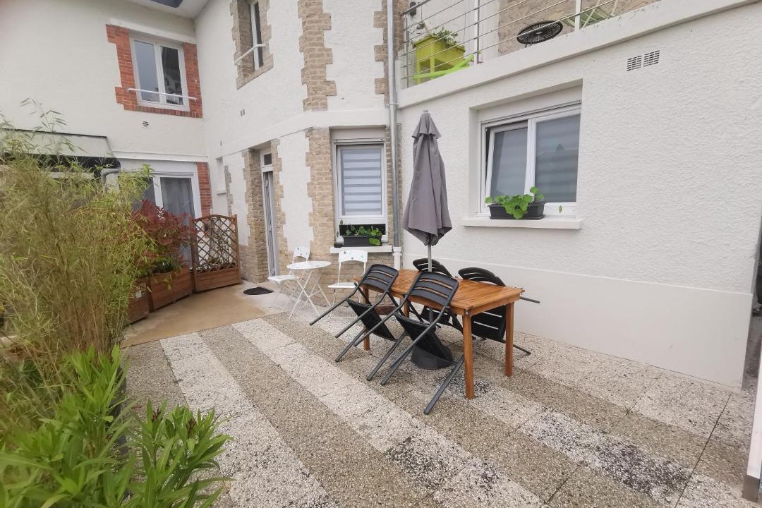 Photo of Patio Balcony in Bourgogne-Fresne