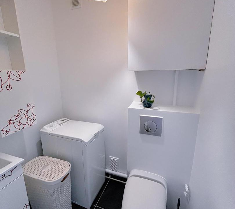 Photo of Bathroom in Python Duvernois