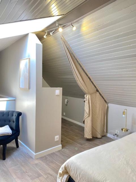 Photo of Bedroom in Semur-en-Auxois