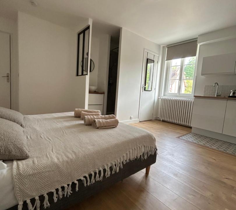 Photo of Bedroom in Lisieux