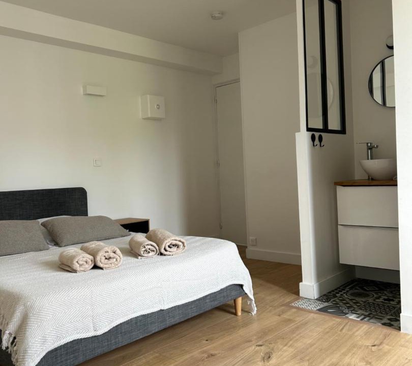 Photo of Bedroom in Lisieux