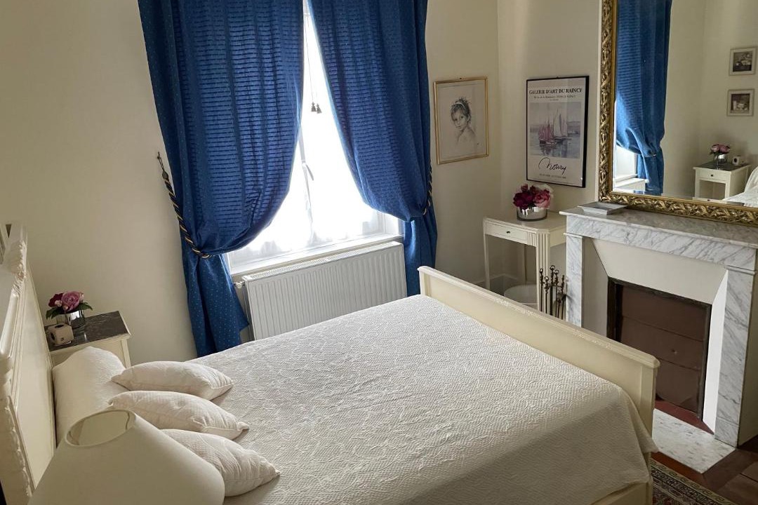 Photo of Bedroom in Tilloloy
