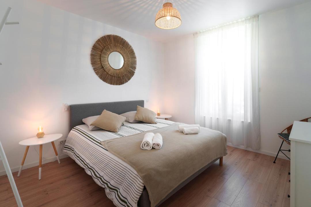 Photo of Bedroom in Verneuil