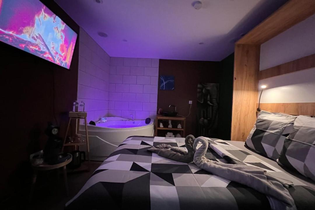 Photo of Bedroom in La Celle-sur-Morin