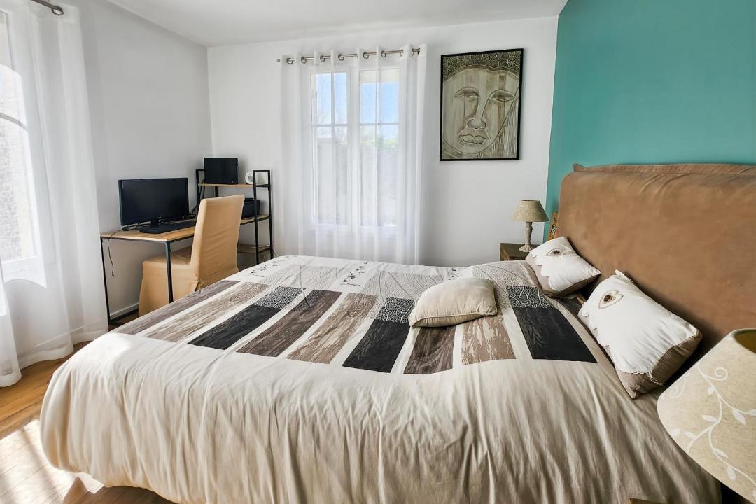 Photo of Bedroom in Magny-le-Hongre