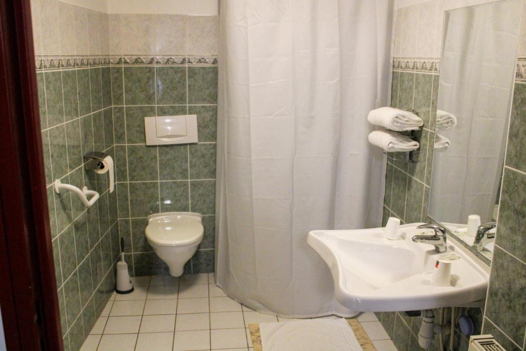 Photo of Bathroom in Forges-les-Eaux