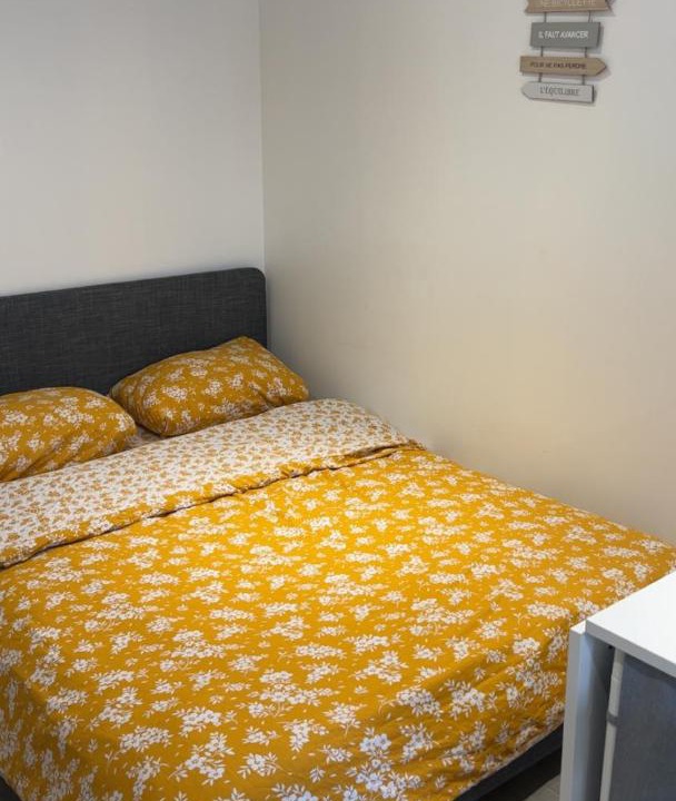 Photo of Bedroom in Elancourt