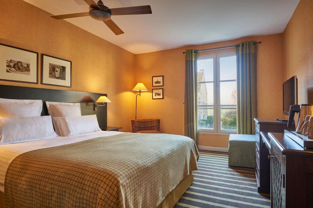 Photo of Bedroom in Villiers-le-Mahieu