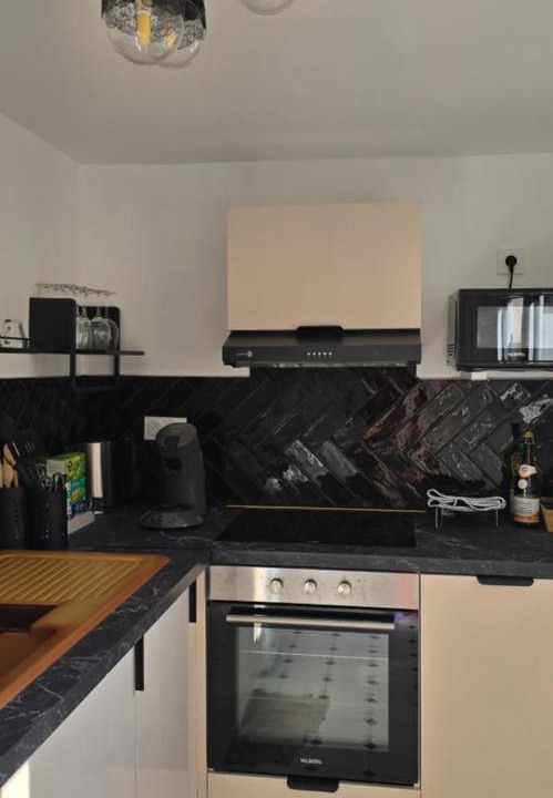 Photo of Kitchen in Quartier Saint-Clement - Jardin des Plantes