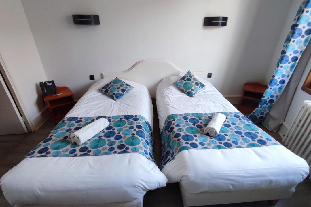 Photo of Bedroom in Neau