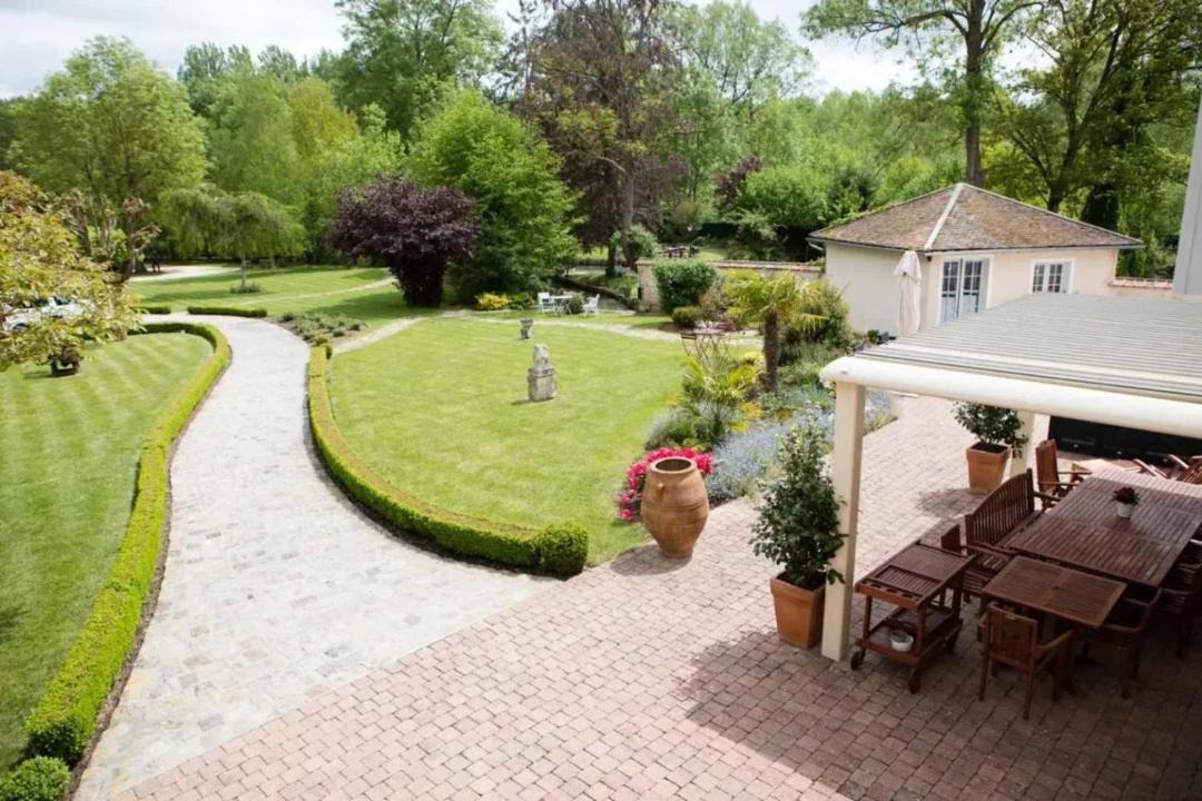Photo of Others in Houx