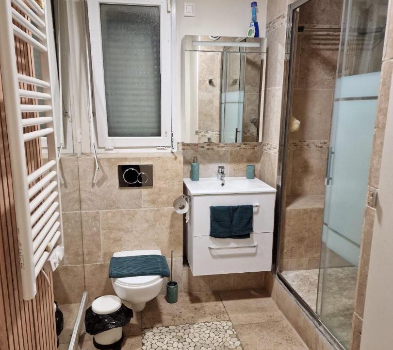 Photo of Bathroom in Petit Nanterre