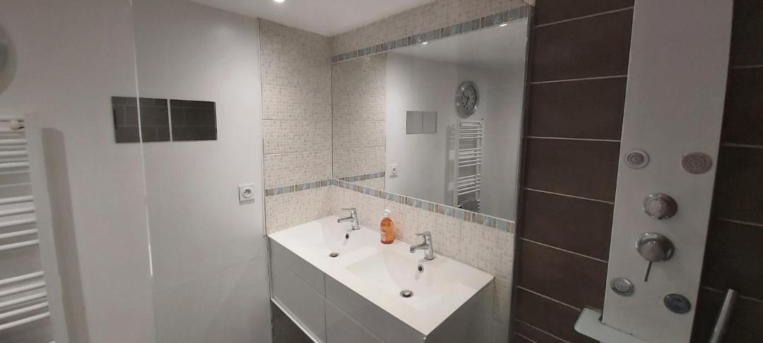 Photo of Bathroom in Prety
