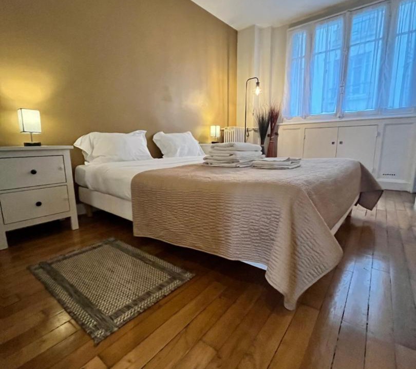 Photo of Bedroom in Republique–Point-du-Jour