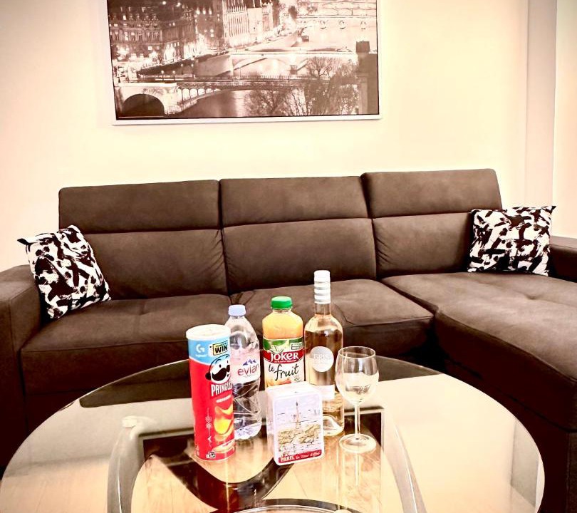 Photo of Livingroom in Champs-Elysees