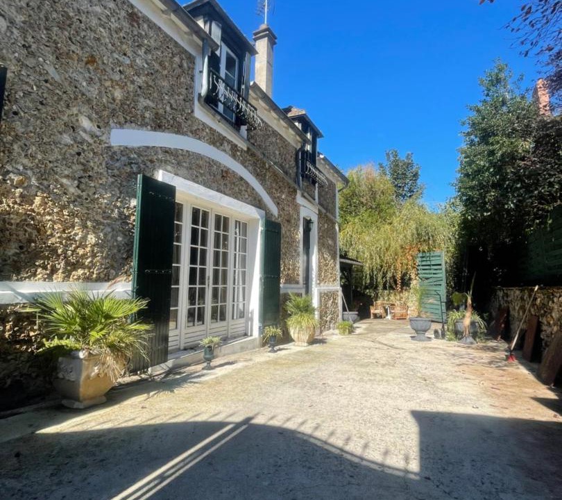 Photo of Others in Saint-Cyr-sur-Morin